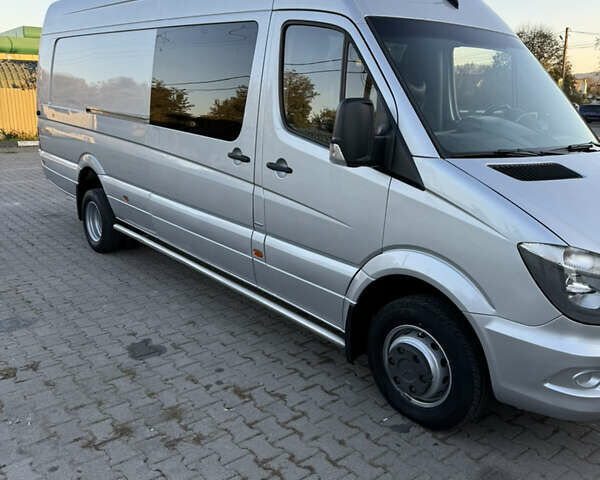 Серый Мерседес Sprinter, объемом двигателя 2.9 л и пробегом 535 тыс. км за 29700 $, фото 5 на Automoto.ua