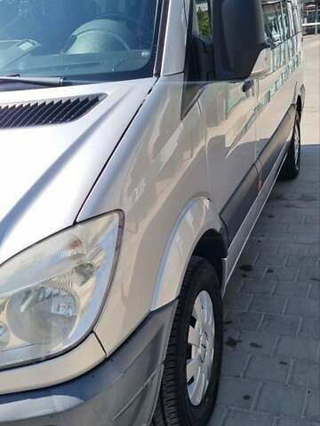 Серый Мерседес Sprinter, объемом двигателя 0 л и пробегом 447 тыс. км за 21700 $, фото 2 на Automoto.ua