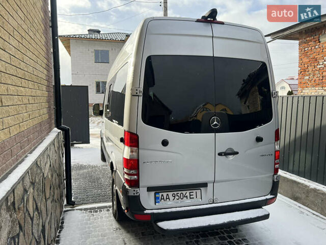 Серый Мерседес Sprinter, объемом двигателя 2.99 л и пробегом 520 тыс. км за 22000 $, фото 4 на Automoto.ua