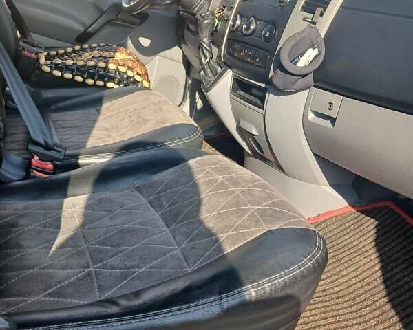 Серый Мерседес Sprinter, объемом двигателя 2.99 л и пробегом 350 тыс. км за 33800 $, фото 5 на Automoto.ua
