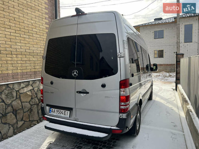 Серый Мерседес Sprinter, объемом двигателя 2.99 л и пробегом 520 тыс. км за 22000 $, фото 3 на Automoto.ua