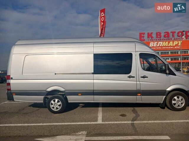 Серый Мерседес Sprinter, объемом двигателя 2.99 л и пробегом 350 тыс. км за 33800 $, фото 3 на Automoto.ua