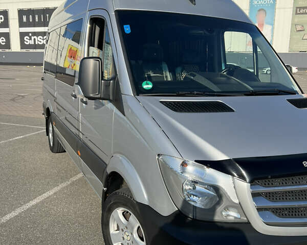 Серый Мерседес Sprinter, объемом двигателя 3 л и пробегом 470 тыс. км за 23999 $, фото 12 на Automoto.ua