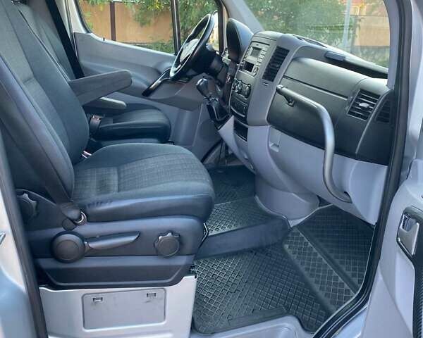 Сірий Мерседес Sprinter, об'ємом двигуна 3.22 л та пробігом 370 тис. км за 18500 $, фото 23 на Automoto.ua