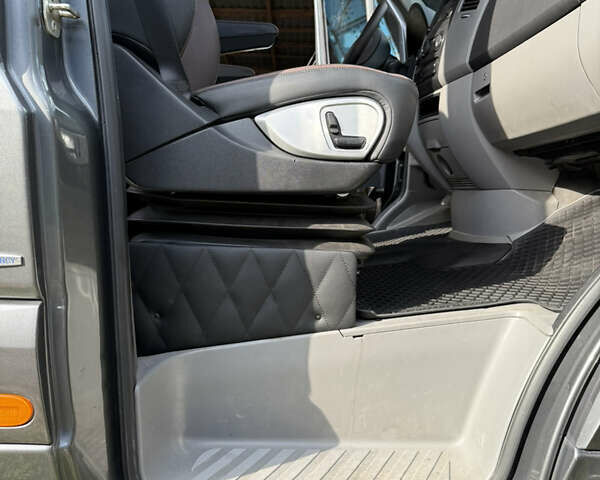 Серый Мерседес Sprinter, объемом двигателя 2.99 л и пробегом 280 тыс. км за 40000 $, фото 14 на Automoto.ua