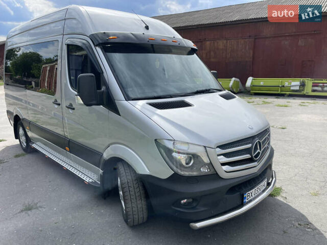 Серый Мерседес Sprinter, объемом двигателя 2.1 л и пробегом 473 тыс. км за 29999 $, фото 2 на Automoto.ua