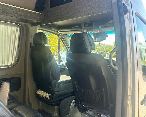 Серый Мерседес Sprinter, объемом двигателя 2.3 л и пробегом 747 тыс. км за 18000 $, фото 27 на Automoto.ua