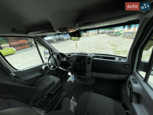Серый Мерседес Sprinter, объемом двигателя 2.1 л и пробегом 473 тыс. км за 29999 $, фото 5 на Automoto.ua