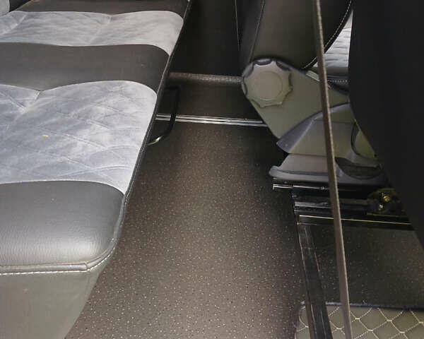 Серый Мерседес Sprinter, объемом двигателя 0 л и пробегом 250 тыс. км за 24500 $, фото 7 на Automoto.ua