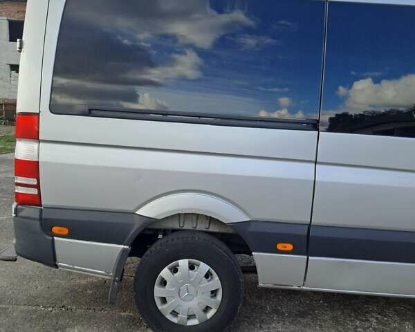 Серый Мерседес Sprinter, объемом двигателя 2.14 л и пробегом 800 тыс. км за 16699 $, фото 7 на Automoto.ua