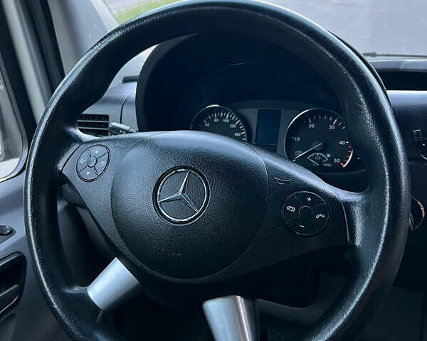 Серый Мерседес Sprinter, объемом двигателя 2.2 л и пробегом 294 тыс. км за 19900 $, фото 17 на Automoto.ua