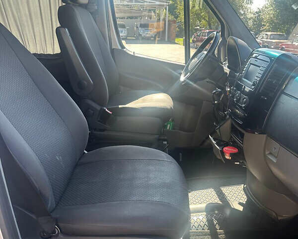 Серый Мерседес Sprinter, объемом двигателя 2.3 л и пробегом 747 тыс. км за 18000 $, фото 5 на Automoto.ua