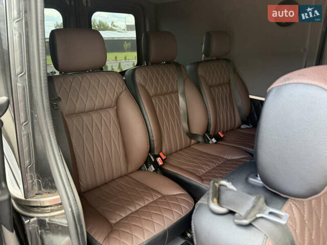 Серый Мерседес Sprinter, объемом двигателя 2.99 л и пробегом 280 тыс. км за 40000 $, фото 3 на Automoto.ua