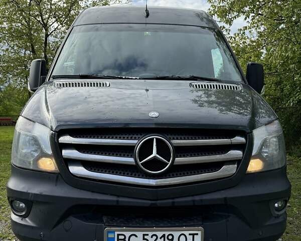 Серый Мерседес Sprinter, объемом двигателя 2.14 л и пробегом 20 тыс. км за 20100 $, фото 2 на Automoto.ua