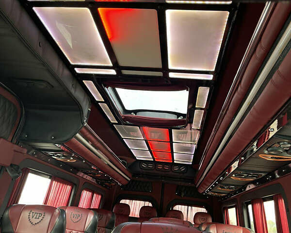 Серый Мерседес Sprinter, объемом двигателя 2.9 л и пробегом 577 тыс. км за 45000 $, фото 6 на Automoto.ua