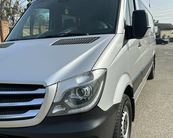 Серый Мерседес Sprinter, объемом двигателя 2.2 л и пробегом 530 тыс. км за 24900 $, фото 8 на Automoto.ua