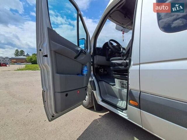 Серый Мерседес Sprinter, объемом двигателя 2.2 л и пробегом 360 тыс. км за 28900 $, фото 7 на Automoto.ua