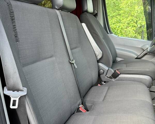 Серый Мерседес Sprinter, объемом двигателя 2.14 л и пробегом 20 тыс. км за 20100 $, фото 7 на Automoto.ua