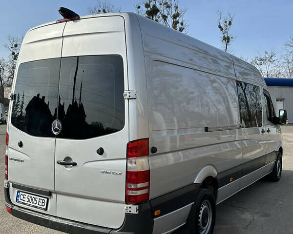 Серый Мерседес Sprinter, объемом двигателя 2.2 л и пробегом 530 тыс. км за 20750 $, фото 4 на Automoto.ua
