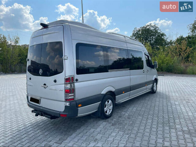 Серый Мерседес Sprinter, объемом двигателя 2.9 л и пробегом 577 тыс. км за 45000 $, фото 3 на Automoto.ua