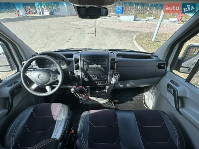 Серый Мерседес Sprinter, объемом двигателя 2.2 л и пробегом 530 тыс. км за 20750 $, фото 16 на Automoto.ua