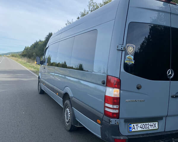 Серый Мерседес Sprinter, объемом двигателя 2.3 л и пробегом 445 тыс. км за 30000 $, фото 7 на Automoto.ua