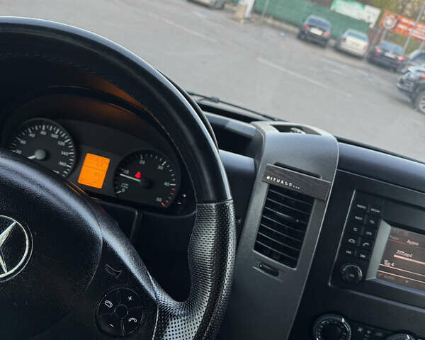 Серый Мерседес Sprinter, объемом двигателя 2.14 л и пробегом 306 тыс. км за 23500 $, фото 10 на Automoto.ua