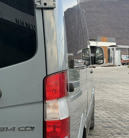 Серый Мерседес Sprinter, объемом двигателя 2.2 л и пробегом 404 тыс. км за 20950 $, фото 15 на Automoto.ua
