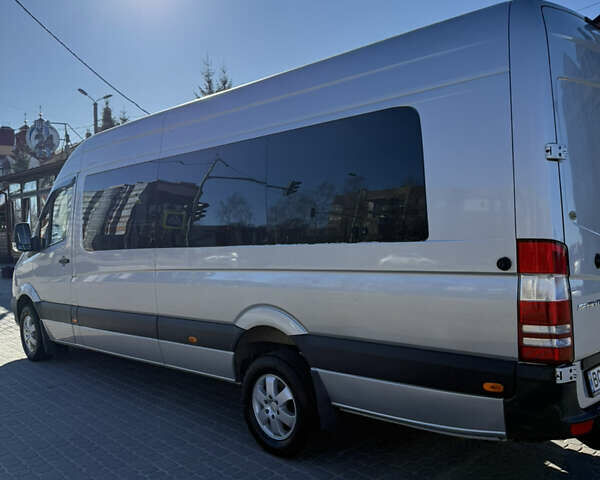 Серый Мерседес Sprinter, объемом двигателя 3 л и пробегом 665 тыс. км за 35500 $, фото 4 на Automoto.ua