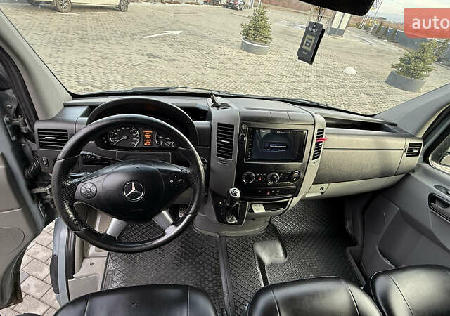 Серый Мерседес Sprinter, объемом двигателя 2.2 л и пробегом 404 тыс. км за 20950 $, фото 25 на Automoto.ua