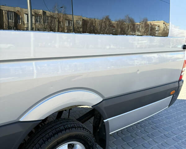 Серый Мерседес Sprinter, объемом двигателя 3 л и пробегом 665 тыс. км за 35500 $, фото 6 на Automoto.ua