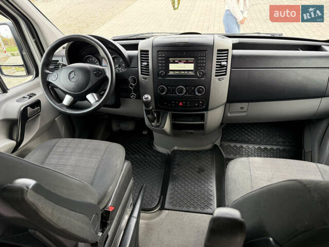 Серый Мерседес Sprinter, объемом двигателя 0 л и пробегом 290 тыс. км за 27500 $, фото 15 на Automoto.ua