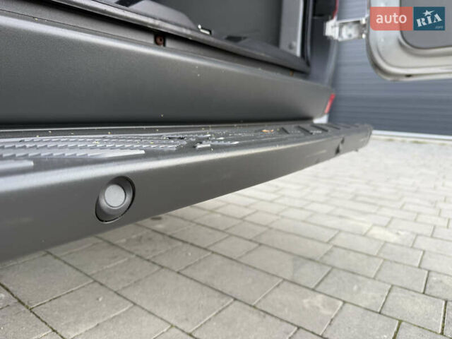 Серый Мерседес Sprinter, объемом двигателя 0 л и пробегом 290 тыс. км за 27500 $, фото 18 на Automoto.ua