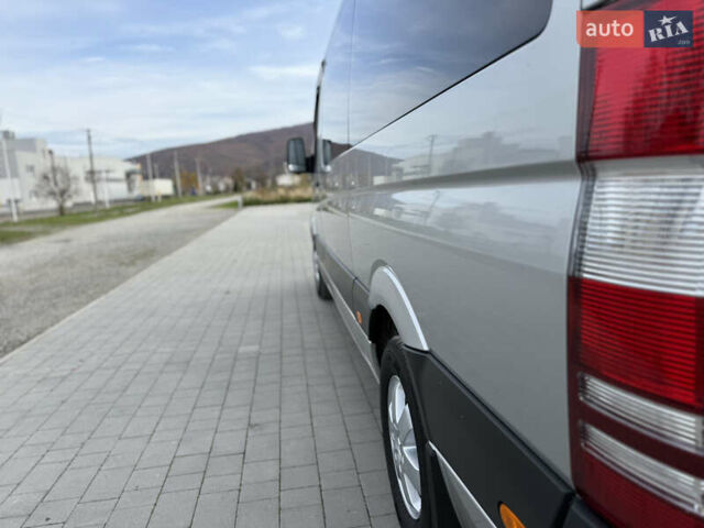 Серый Мерседес Sprinter, объемом двигателя 0 л и пробегом 290 тыс. км за 27500 $, фото 7 на Automoto.ua