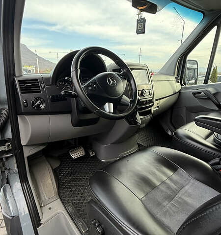 Серый Мерседес Sprinter, объемом двигателя 2.2 л и пробегом 404 тыс. км за 20950 $, фото 23 на Automoto.ua