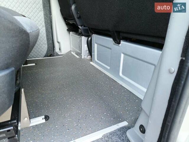 Серый Мерседес Sprinter, объемом двигателя 2.14 л и пробегом 330 тыс. км за 29300 $, фото 26 на Automoto.ua