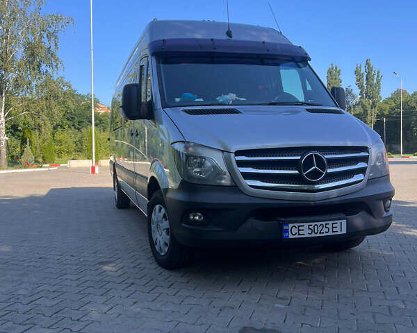 Серый Мерседес Sprinter, объемом двигателя 2.14 л и пробегом 643 тыс. км за 35762 $, фото 4 на Automoto.ua