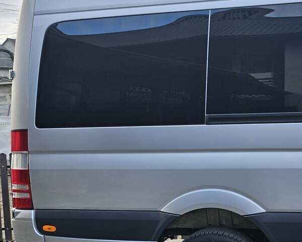 Сірий Мерседес Sprinter, об'ємом двигуна 3 л та пробігом 650 тис. км за 38700 $, фото 5 на Automoto.ua