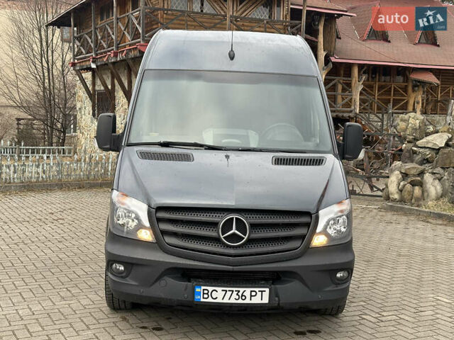Серый Мерседес Sprinter, объемом двигателя 3 л и пробегом 465 тыс. км за 36946 $, фото 2 на Automoto.ua
