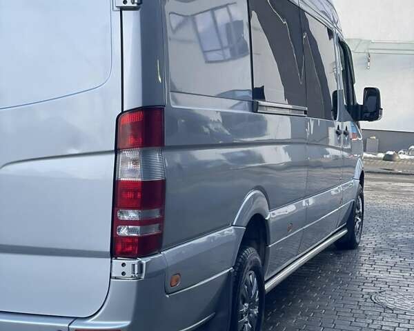Серый Мерседес Sprinter, объемом двигателя 0 л и пробегом 400 тыс. км за 26888 $, фото 3 на Automoto.ua