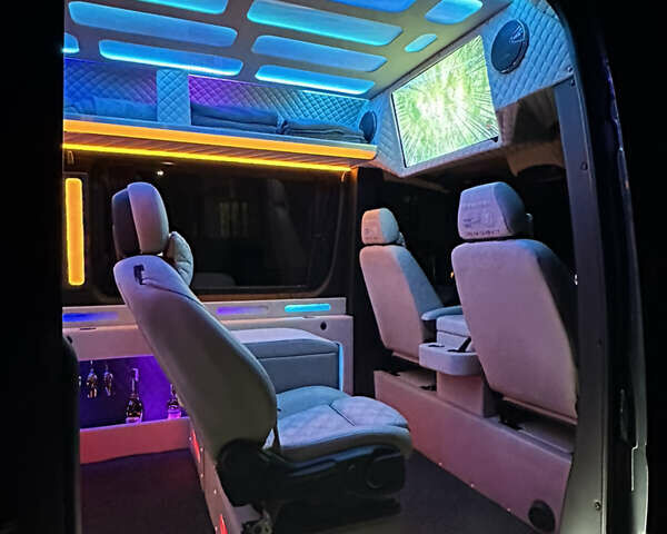 Сірий Мерседес Sprinter, об'ємом двигуна 2.99 л та пробігом 182 тис. км за 45400 $, фото 49 на Automoto.ua