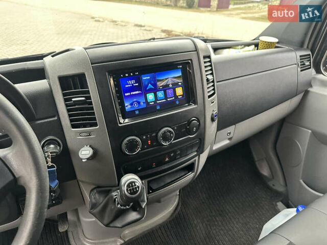 Серый Мерседес Sprinter, объемом двигателя 3 л и пробегом 465 тыс. км за 36946 $, фото 14 на Automoto.ua