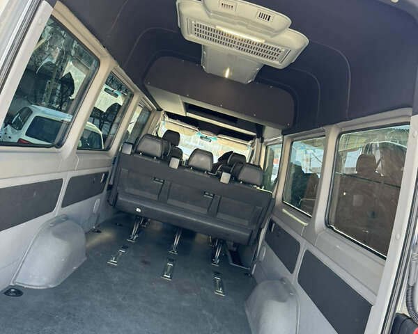 Серый Мерседес Sprinter, объемом двигателя 2.9 л и пробегом 590 тыс. км за 38300 $, фото 15 на Automoto.ua