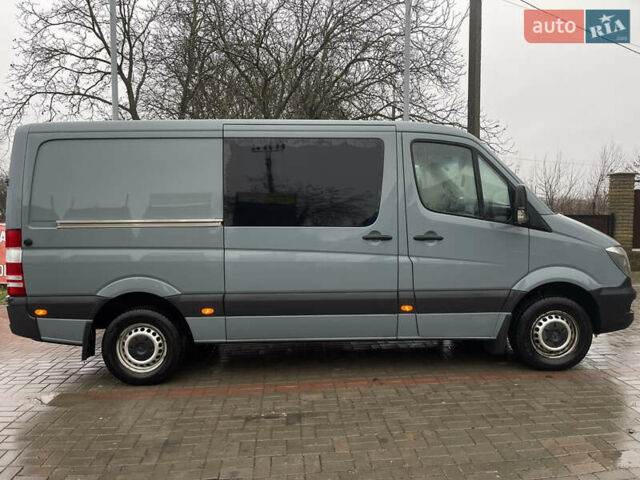 Серый Мерседес Sprinter, объемом двигателя 2.2 л и пробегом 285 тыс. км за 18000 $, фото 4 на Automoto.ua