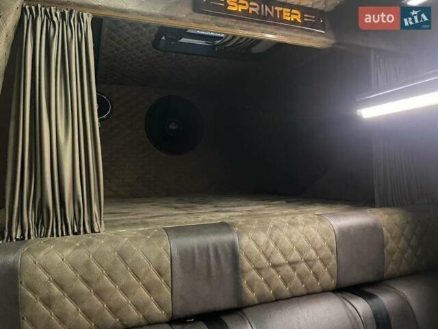 Серый Мерседес Sprinter, объемом двигателя 0 л и пробегом 400 тыс. км за 26888 $, фото 9 на Automoto.ua