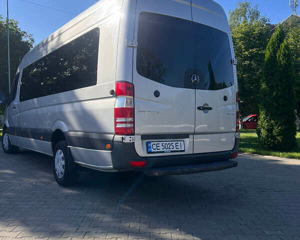 Серый Мерседес Sprinter, объемом двигателя 2.14 л и пробегом 643 тыс. км за 35762 $, фото 3 на Automoto.ua