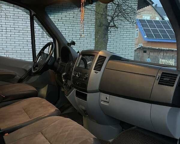 Серый Мерседес Sprinter, объемом двигателя 0 л и пробегом 400 тыс. км за 26888 $, фото 15 на Automoto.ua