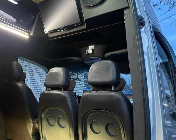 Серый Мерседес Sprinter, объемом двигателя 0 л и пробегом 400 тыс. км за 26888 $, фото 13 на Automoto.ua