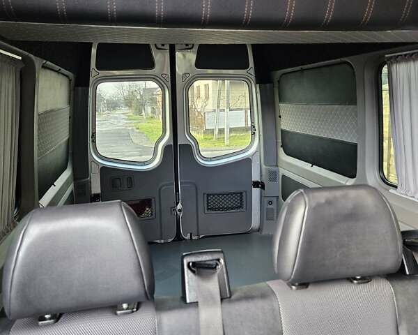 Серый Мерседес Sprinter, объемом двигателя 3 л и пробегом 650 тыс. км за 38700 $, фото 16 на Automoto.ua