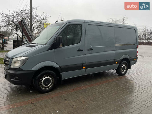 Серый Мерседес Sprinter, объемом двигателя 2.2 л и пробегом 285 тыс. км за 18000 $, фото 6 на Automoto.ua